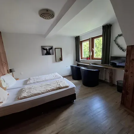 فندق مبيت وإفطار Landgasthof Zur Schmitte 3*