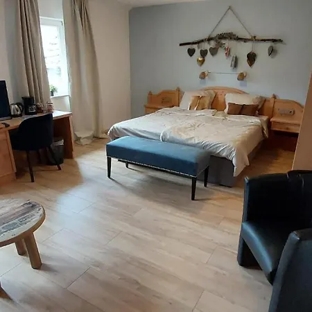 Landgasthof Zur Schmitte فندق مبيت وإفطار سشمالنبرغ